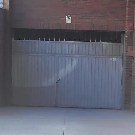 Mota-2 Huca-los Prados; Parking Y Wifi Gratis Oviedo